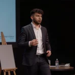 Kenneth Az